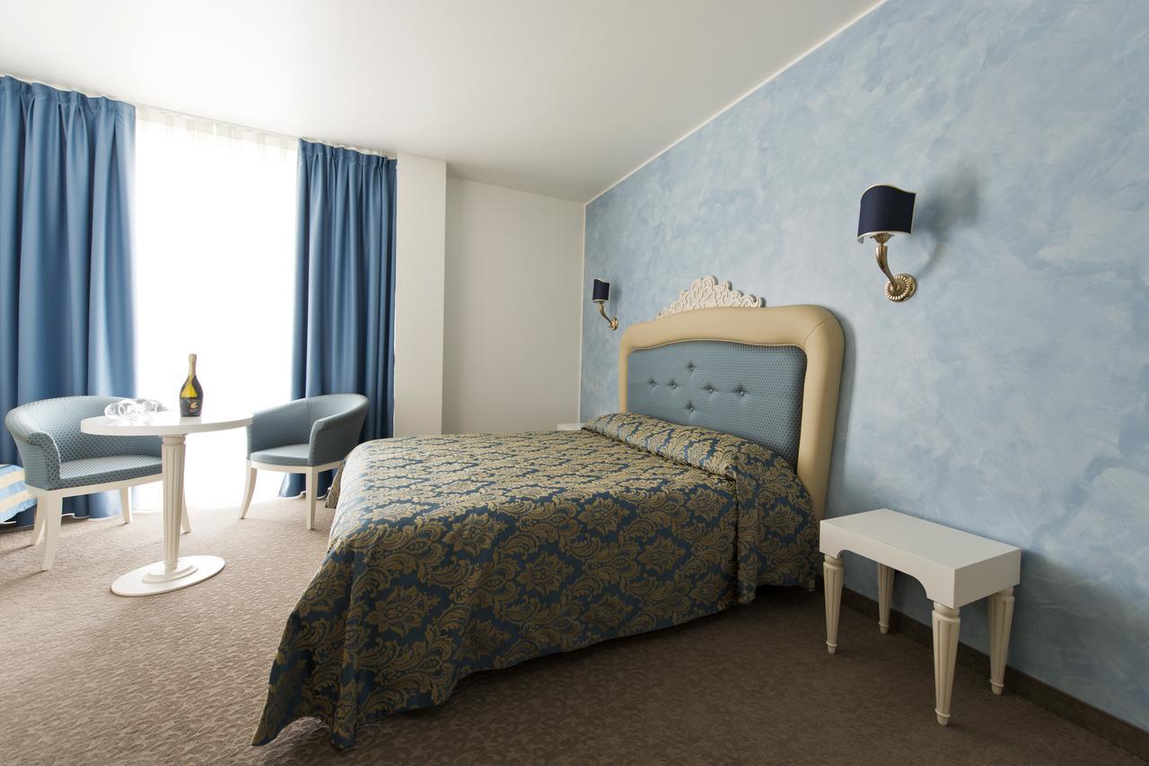 ปาลาเช โฮเทล ลา กอนกีลยา โดโร Hotel วิเชนซา ภายนอก รูปภาพ